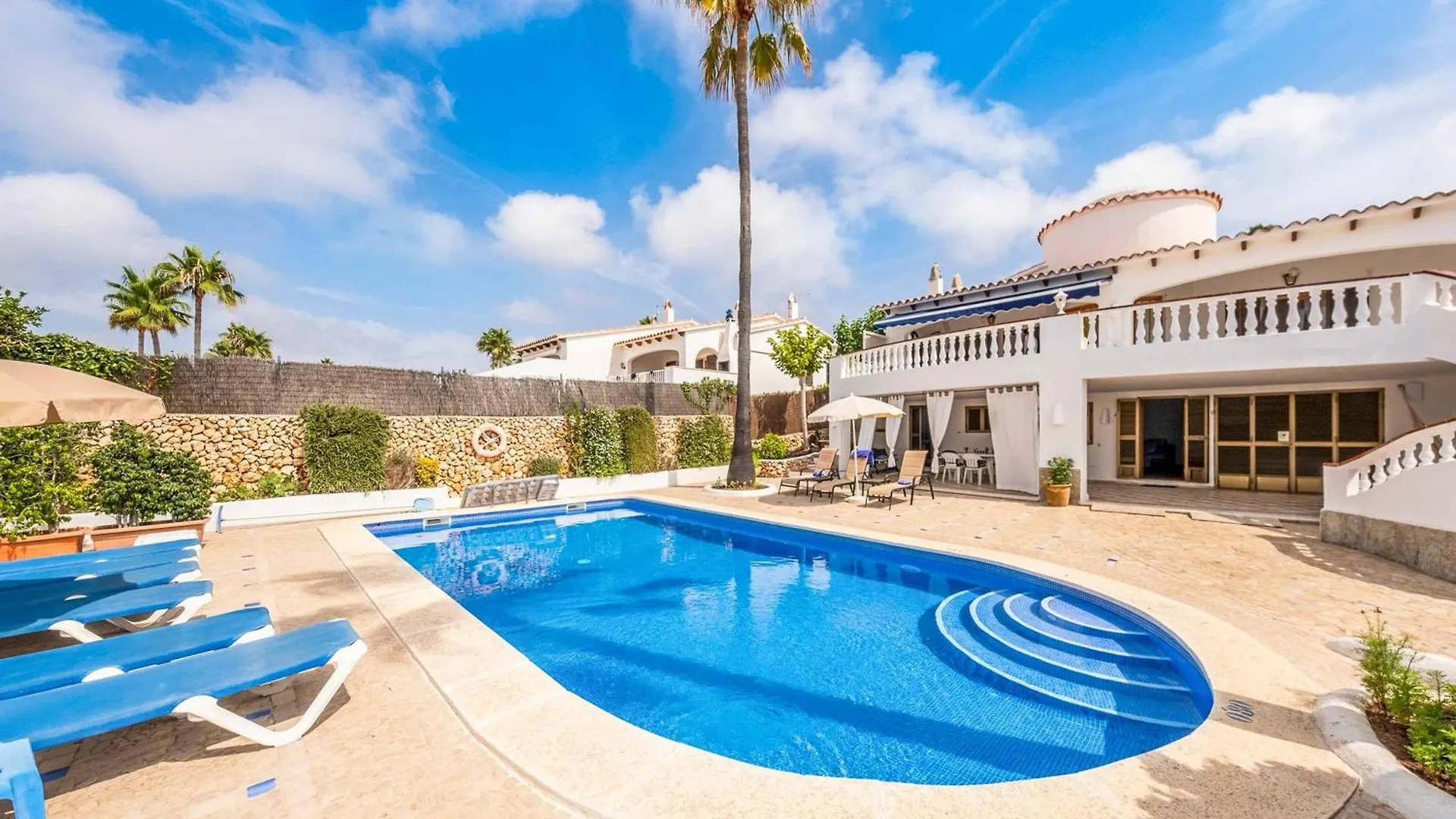 Villa Delfin contacts
